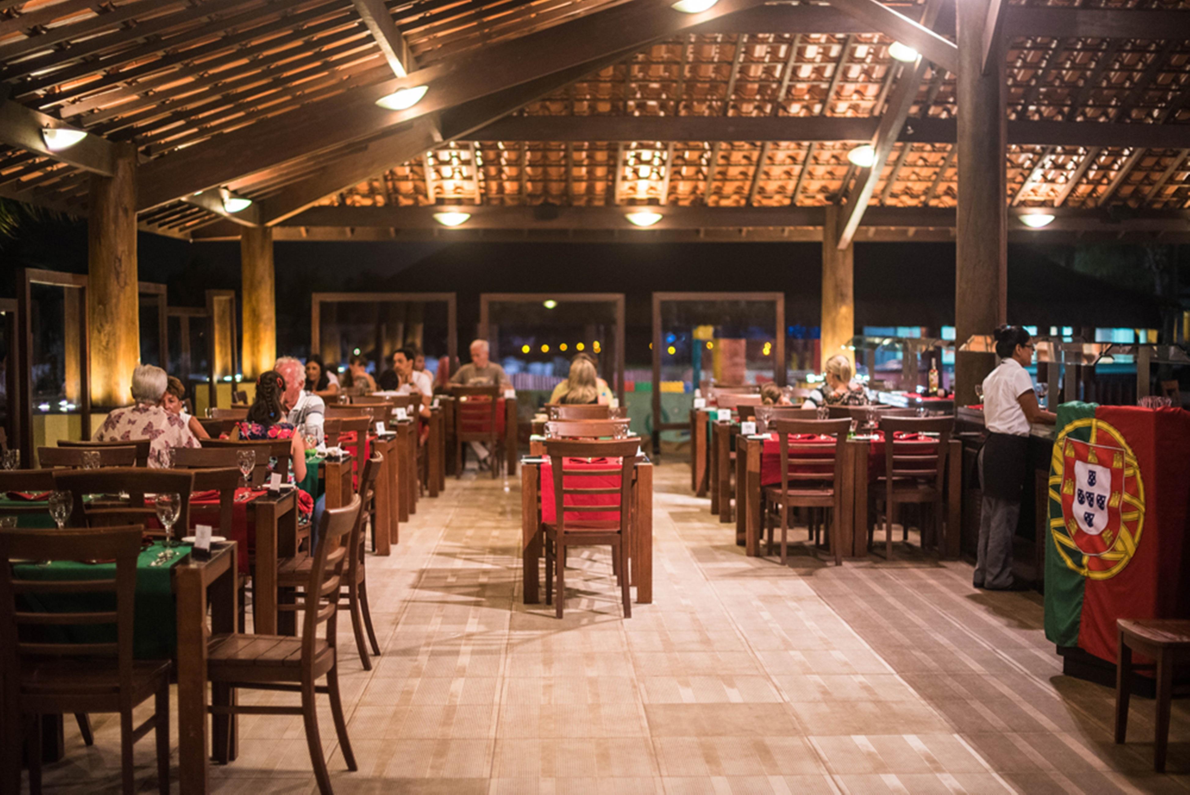 Vila Gale Cabo Кабу-ди-Санту-Агостинью Экстерьер фото Interior of a churrascaria in São Paulo, Brazil