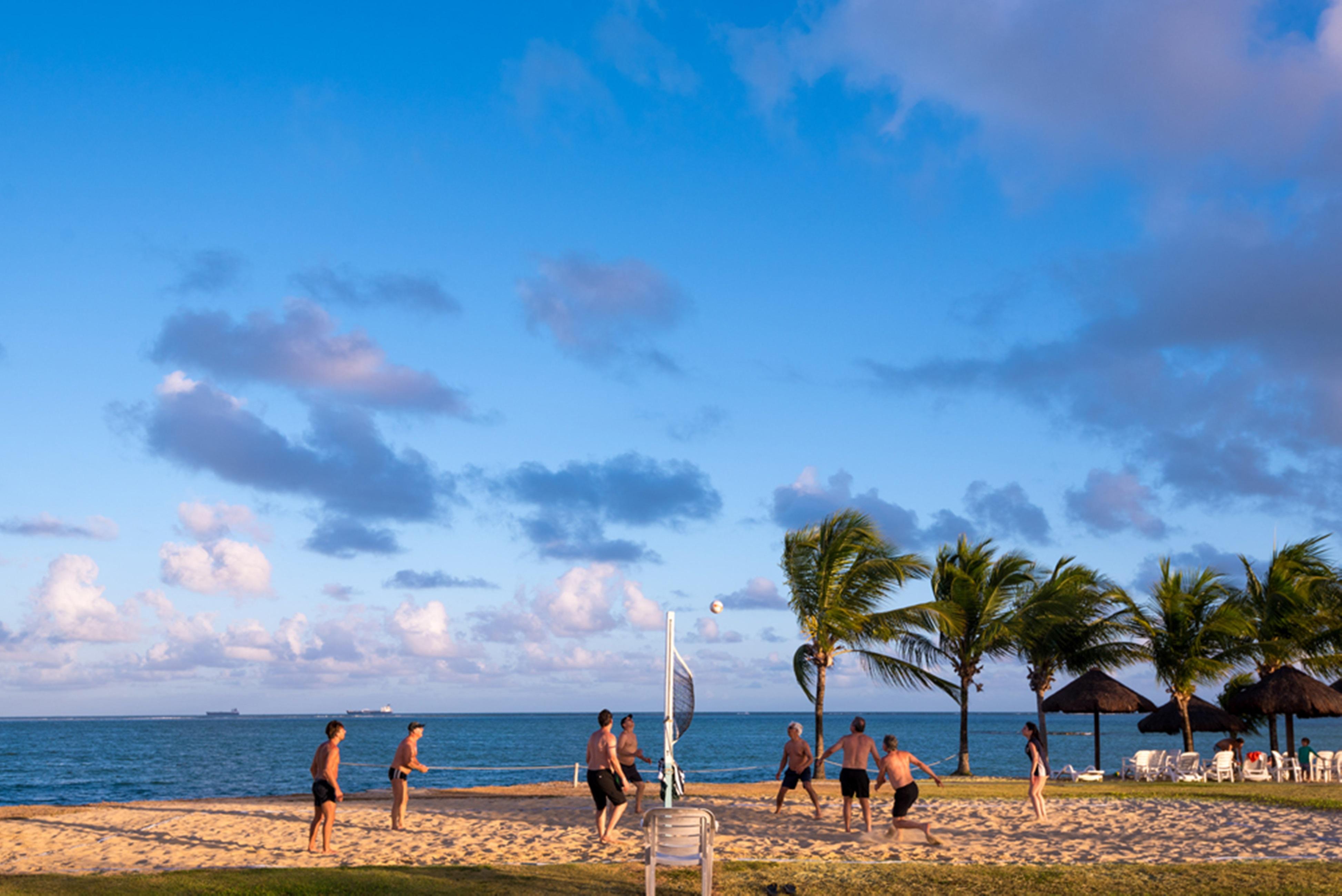 Vila Gale Cabo Кабу-ди-Санту-Агостинью Экстерьер фото Beach volleyball in San Juan
