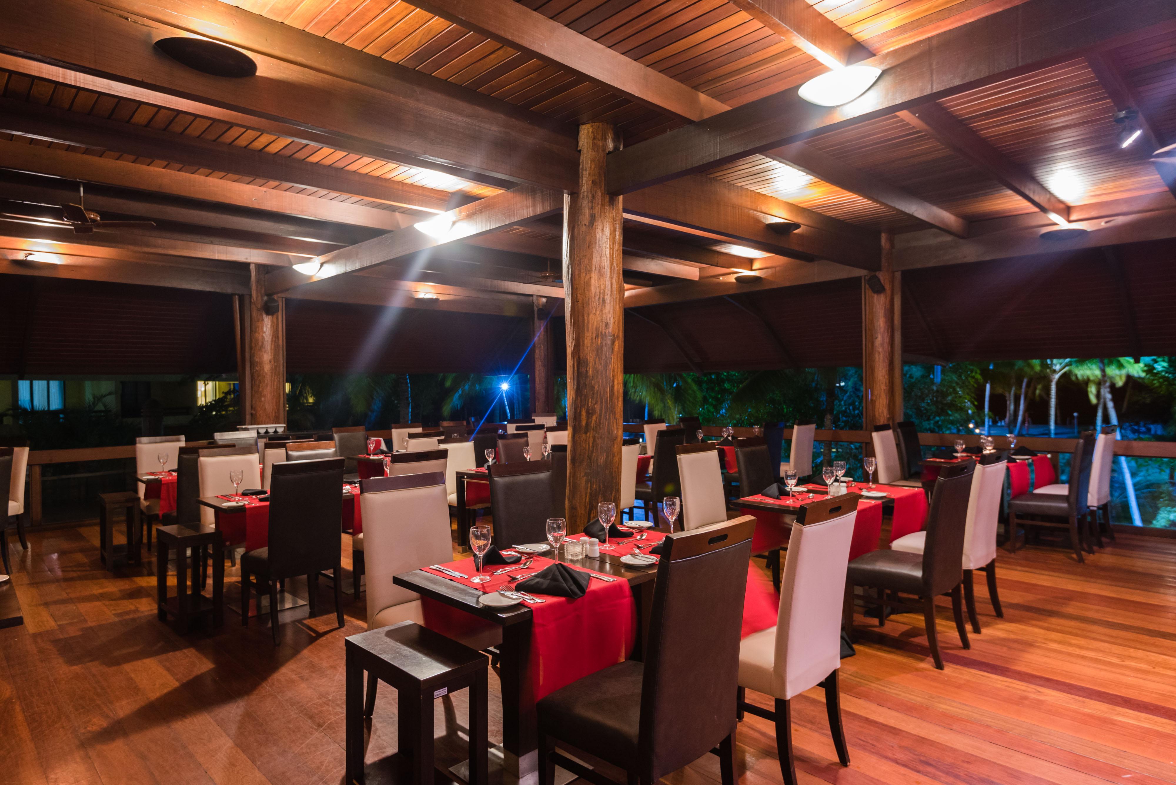 Vila Gale Cabo Кабу-ди-Санту-Агостинью Экстерьер фото Restaurant at the resort
